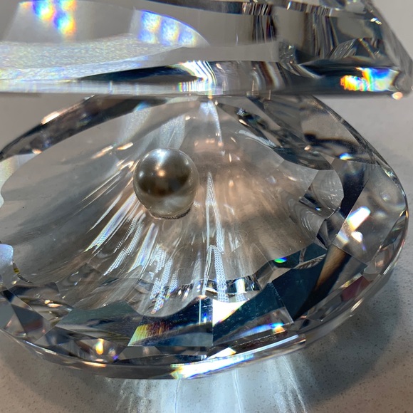 Swarovski Oyster shell with Pearl Accent - Picture 11 of 17